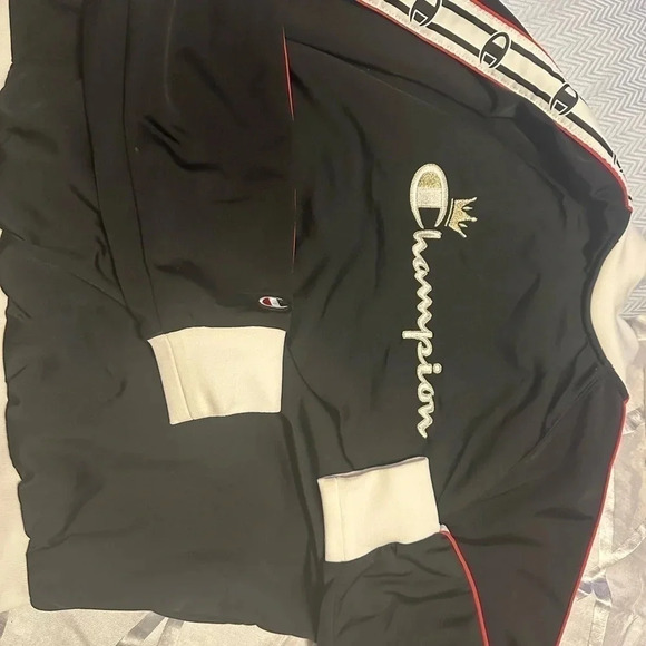 Brand new Champion jacket large - Picture 2 of 3